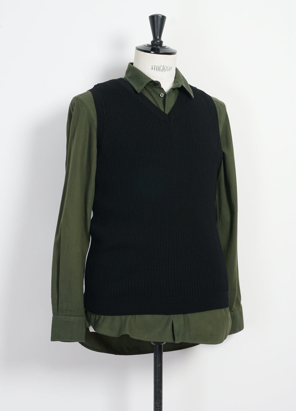 HANSEN GARMENTS - ARNE | Plated Rib V-Neck Slip Over | Black Black - HANSEN Garments